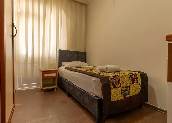 Palm Hotel 2*